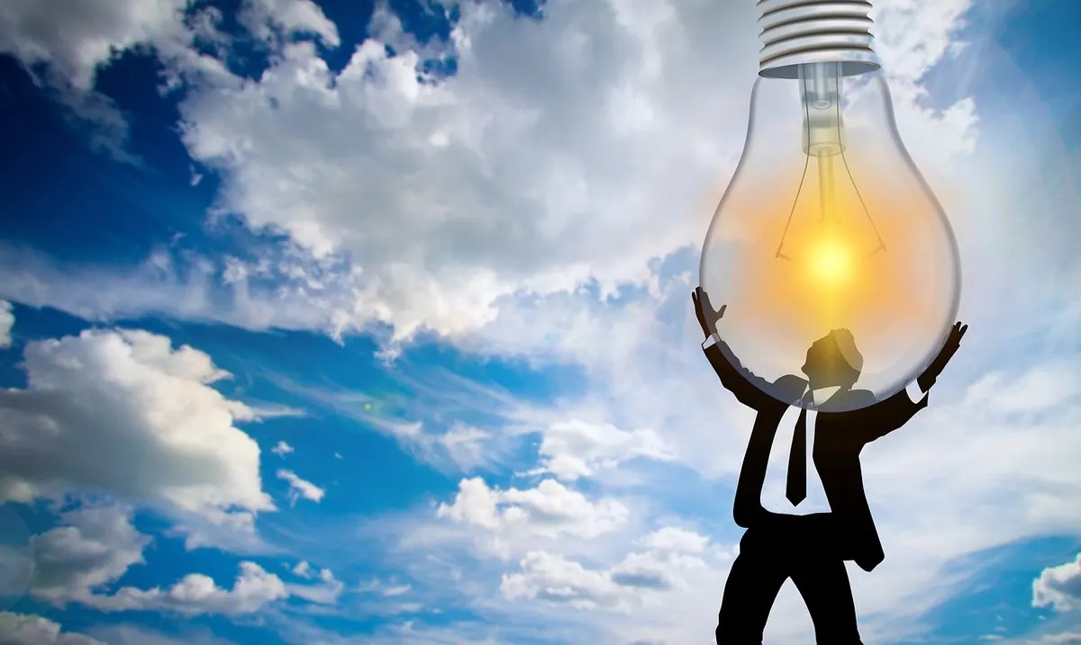 Solar vs. Battery Lanterns for UK Camping: Which Works Best in Cloudy Weather?